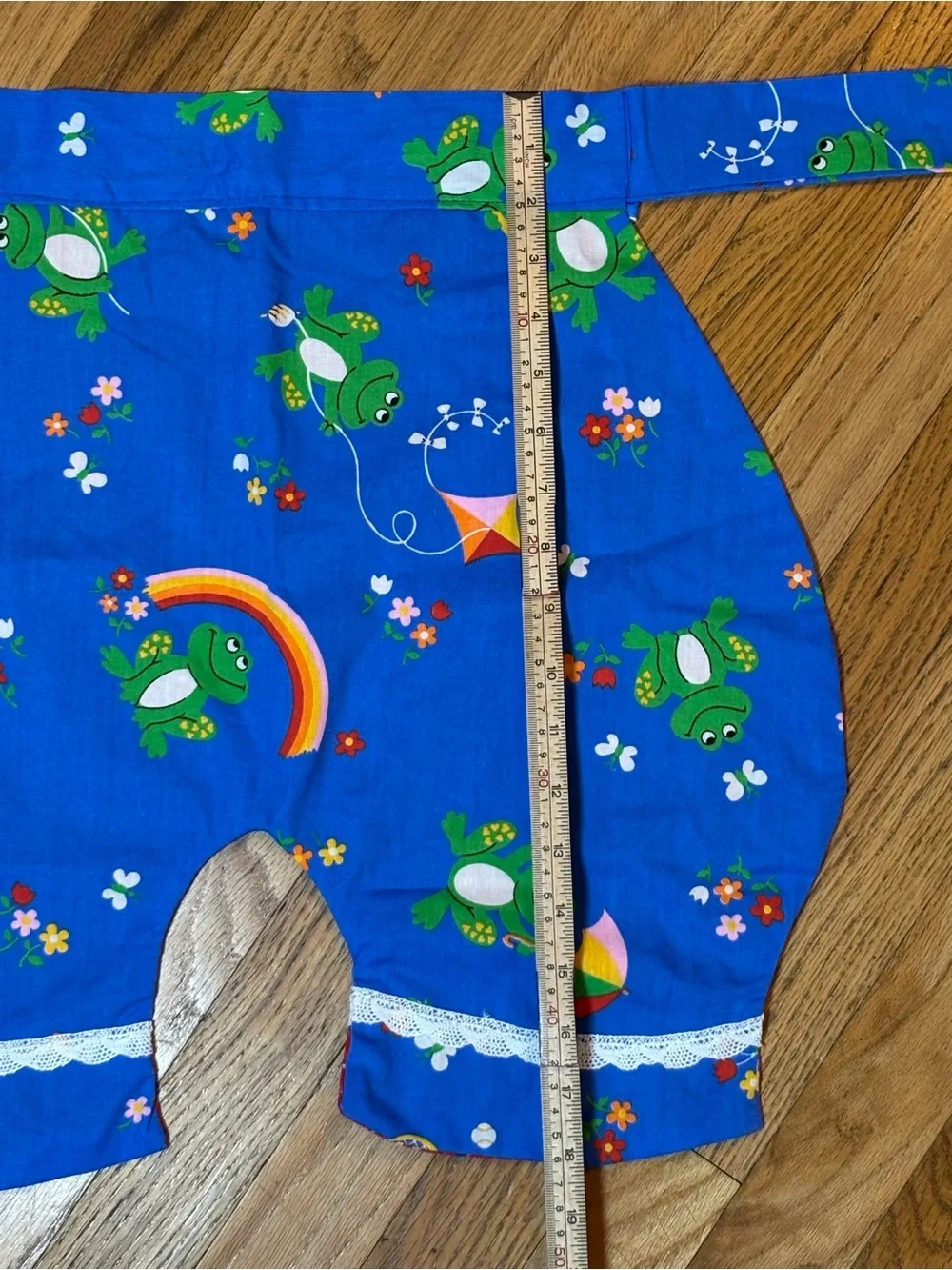 Vintage Handmade Frog Hearts Rainbow bloomer shaped half apron kitchen decor 70s